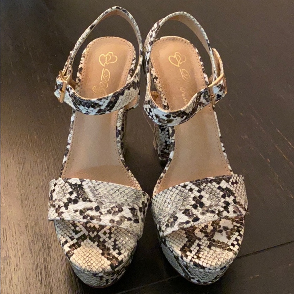 🐍 Snake Skin Retro Platform Heel